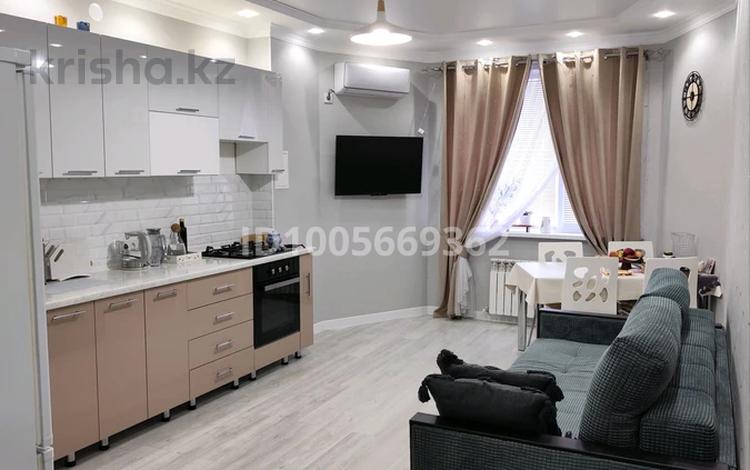 1-комнатная квартира · 52 м² · 1/6 этаж, Авангард 2 микрорайон 6В — Находится возле рынка Коктем, за супермаркетом Лидер за 250 000 ₸ в Атырау, мкр Авангард-2 — фото 2