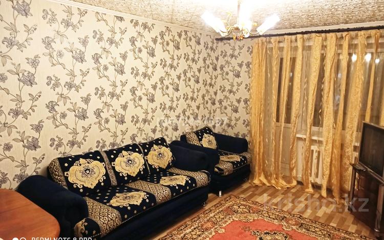 3-комнатная квартира, 74 м², 5/5 этаж помесячно, Крамского за 160 000 〒 в Караганде, Казыбек би р-н — фото 2