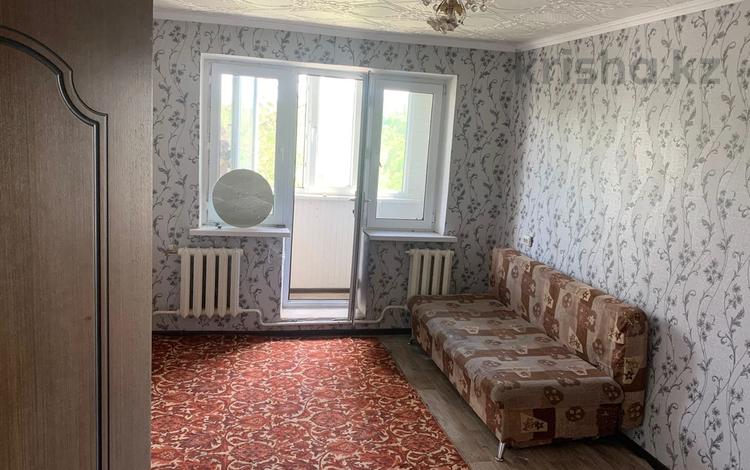 2-бөлмелі пәтер, 42 м², 5/5 қабат ай сайын, 1 Микр 15, бағасы: 70 000 〒 в Таразе — фото 2