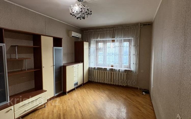 2-бөлмелі пәтер · 55 м² · 2/5 қабат, Есенова 3 — Зеленый базар, бағасы: 39 млн ₸ в Алматы, Медеуский р-н — фото 2