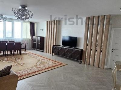 5-комнатная квартира, 210 м² помесячно, Алматы 11 — Туркестан за 1 млн 〒 в Астане, Есильский р-н