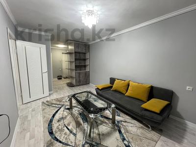 2-бөлмелі пәтер · 50 м² · 3/5 қабат, Айтбаева 33 — В центре города, бағасы: 15 000 ₸ в 