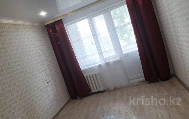 2-комнатная квартира · 42 м² · 3/5 этаж, Абая за 145 000 ₸ в Уральске — фото 2