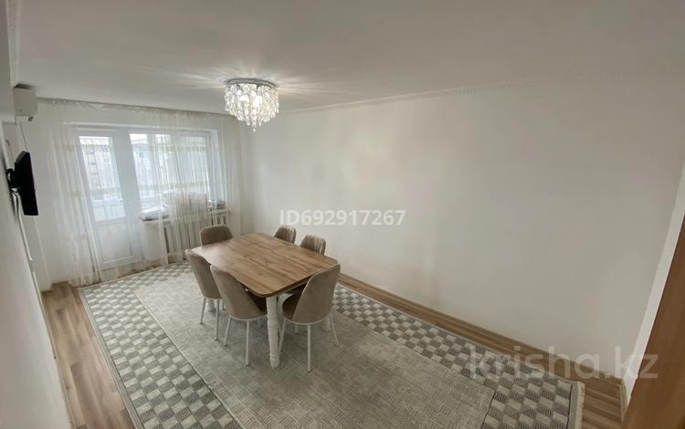 3-комнатная квартира, 70 м², 5/5 этаж помесячно, Каженбаева 3 — Остановка чехова, рядом енпф