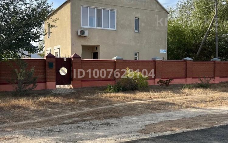 Отдельный дом · 4 комнаты · 160.7 м² · 10 сот., мкр. Зачаганск пгт, Гүлзар 29 — Пересечение с ул. Т. Бегельдинова за 50 млн 〒 в Уральске — фото 2