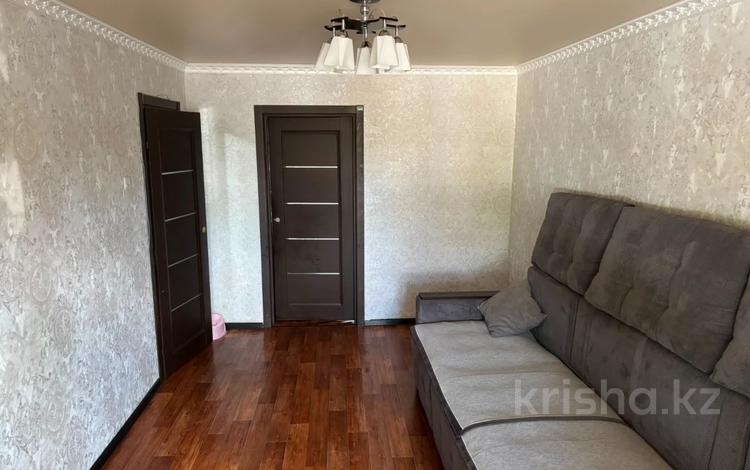 2-комнатная квартира · 43.3 м² · 1/5 этаж, Строителей 10 за 9 млн ₸ в Аксу — фото 2