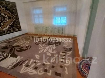 Отдельный дом · 6 комнат · 80 м² · 10 сот., ул Старикова — Кирпичный за 12 млн ₸ в Таразе