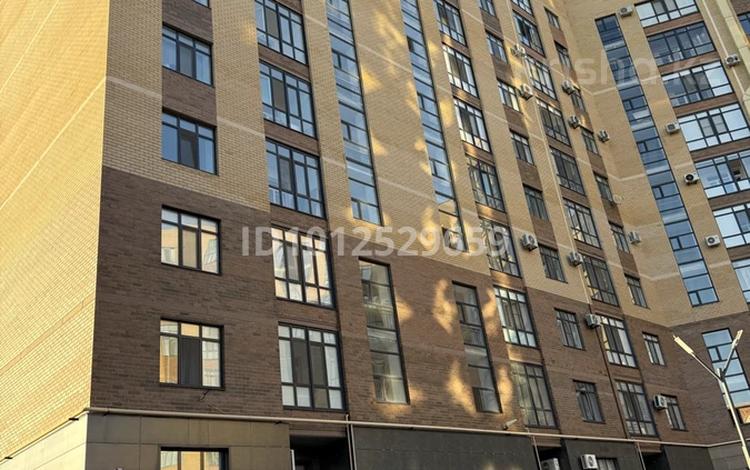 2-комнатная квартира · 90 м² · 9/10 этаж, Санкибай батыра 40в за 42 млн ₸ в Актобе — фото 2