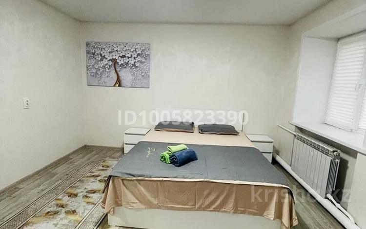 1-комнатная квартира · 28 м² · 1/5 этаж, Мызы 15 — Казахстан за 9 000 ₸ в Усть-Каменогорске, Ульбинский — фото 2