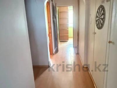 3-бөлмелі пәтер · 70 м² · 8/9 қабат, Ақсай-4 ш/а., бағасы: 40 млн ₸ в Алматы, Ауэзовский р-н