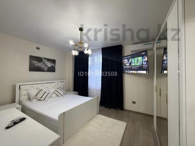 2-бөлмелі пәтер · 90 м² · 18/25 қабат, мкр 11 112г, бағасы: 15 000 ₸ в Актобе