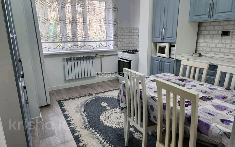 1-комнатная квартира, 42 м², 1/5 этаж помесячно, Сатпаева за 300 000 〒 в Алматы, Бостандыкский р-н — фото 8