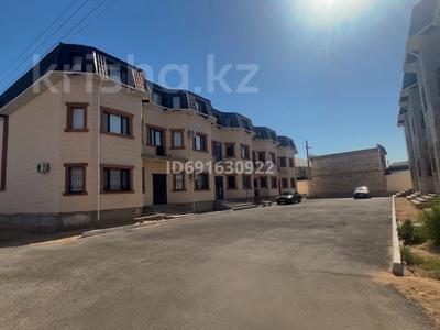 Отдельный дом · 7 комнат · 318 м² · 30 сот., Жүсіпбек Аймауытов 3-А — Находится возле магазина Тұран за 45 млн 〒 в Жанаозен