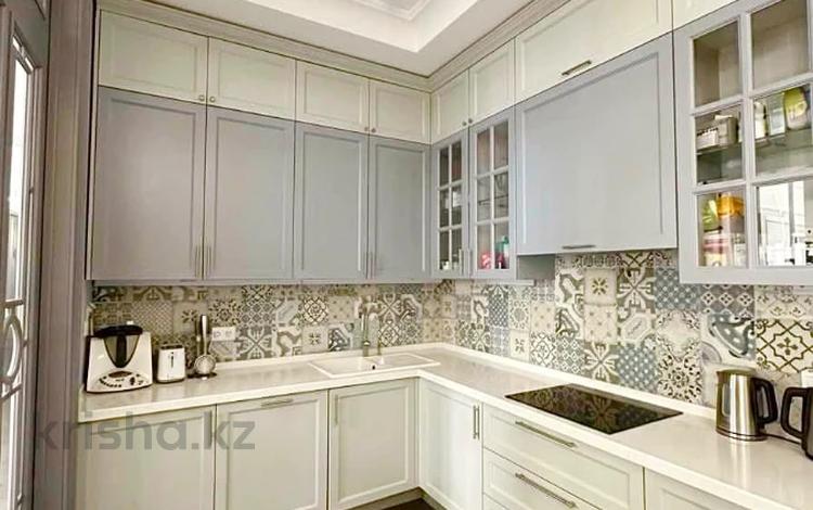 4-комнатная квартира · 165 м² · 6/10 этаж, Кабанбай Батыра 15 за 166 млн ₸ в Алматы, Медеуский р-н — фото 16
