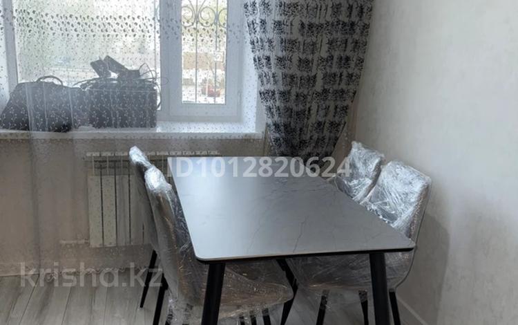2-бөлмелі пәтер · 63 м² · 2/16 қабат, Юго-Восток ш/а., проспект Шахтеров 52, бағасы: 220 000 ₸ в Караганде, Казыбек би р-н — фото 2