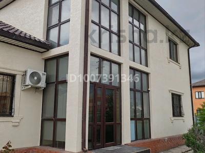 Отдельный дом · 6 комнат · 250 м² · 9 сот., мкр Самал, Азидолла Ескалиева 25 за 75 млн ₸ в Атырау