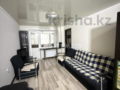 3-бөлмелі пәтер · 60 м² · 1/5 қабат, Жаңа қала ш/а., Абдирова 36/2, бағасы: 300 000 ₸ в Караганде, Казыбек би р-н