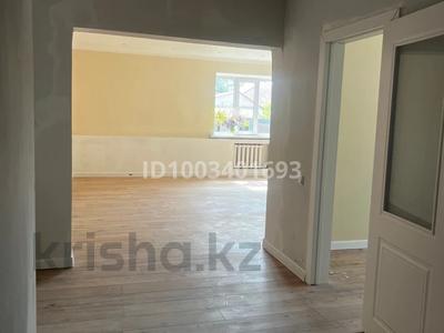 Отдельный дом · 3 комнаты · 121 м² · 10 сот., мкр Уркер, Акдала 11 — Школа за 42 млн 〒 в Астане, Нура р-н