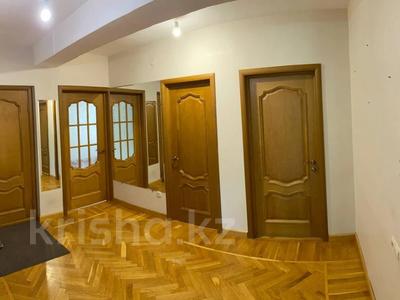 4-комнатная квартира · 86 м² · 4/5 этаж, мкр Самал-1 21 за 103 млн ₸ в Алматы, Медеуский р-н