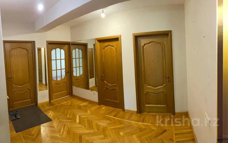 4-комнатная квартира · 86 м² · 4/5 этаж, мкр Самал-1 21 за 103 млн ₸ в Алматы, Медеуский р-н — фото 2