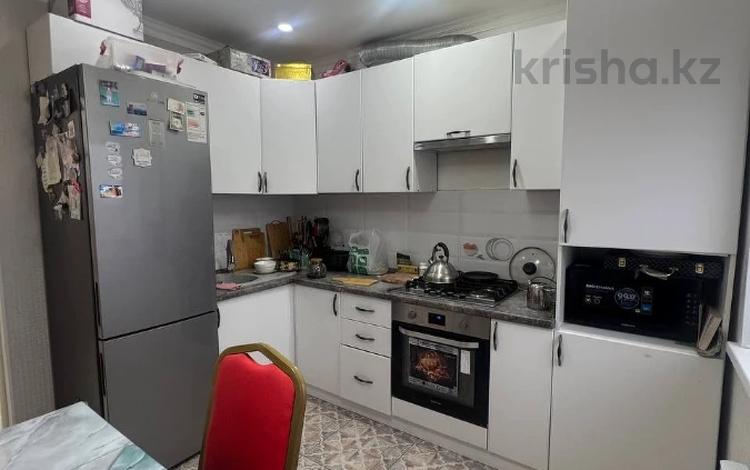 3-бөлмелі пәтер · 70.4 м² · 3/9 қабат, Болашақ ш/а. 133, бағасы: 27 млн ₸ в Актобе, мкр Болашак — фото 2
