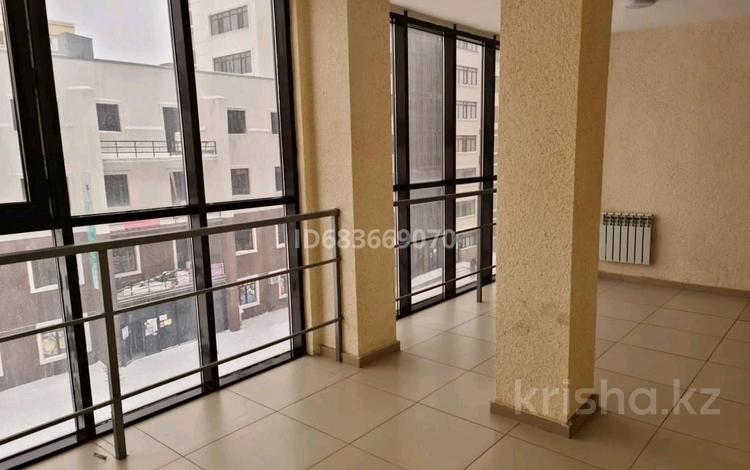 3-бөлмелі пәтер, 90 м², 4/9 қабат, мкр Комсомольский, Е11 ул, бағасы: 53 млн 〒 в Астане, Есильский р-н — фото 3