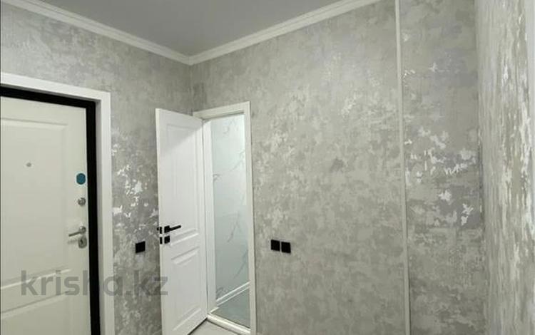 1-комнатная квартира · 40 м² · 9/9 этаж, мкр Аксай-2 15 за 24.6 млн ₸ в Алматы, Ауэзовский р-н — фото 2