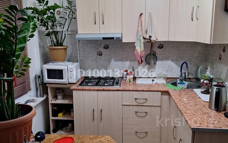 1-комнатная квартира · 32 м² · 2/5 этаж, мкр Центральный, Азаттык 99А за 150 000 ₸ в Атырау — фото 2