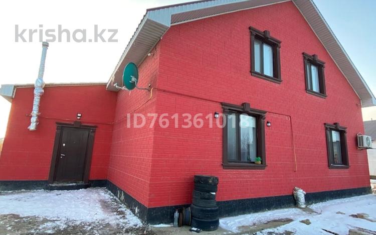 Отдельный дом · 4 комнаты · 260 м² · 15 сот., мкр Коктем, Садавод-3 71 — Банкетный зал Aisha Hall, Садик, Автомойка Aisultan за 27 млн 〒 в Атырау — фото 2