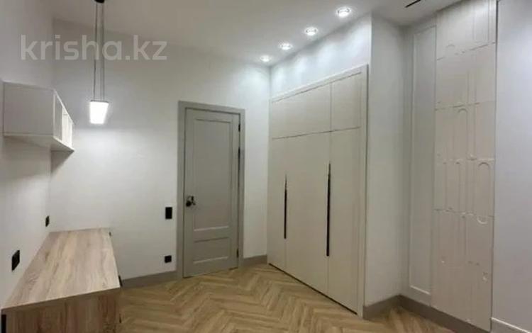 3-бөлмелі пәтер · 82 м² · 2/16 қабат, Розыбакиева 197/2, бағасы: 108 млн ₸ в Алматы, Бостандыкский р-н — фото 2