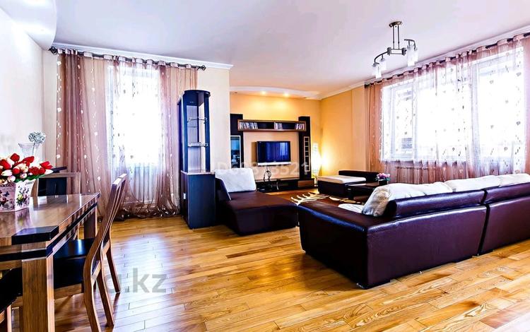 3-комнатная квартира · 160 м² · 8/10 этаж, Кабанбай батыра 2/7 за 35 000 ₸ в Астане — фото 2