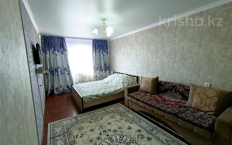 1-комнатная квартира, 32 м², 4/5 этаж посуточно, Спортивный переулок 3 за 10 000 〒 в Балхаше — фото 2