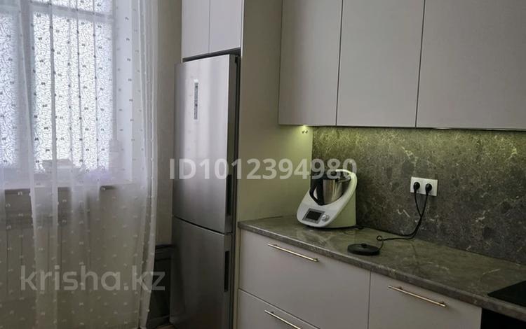 2-комнатная квартира · 80.5 м² · 1/12 этаж, 17-й мкр 7 за 42 млн ₸ в Актау — фото 2