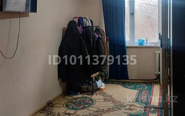 2-бөлмелі пәтер · 40 м² · 3/5 қабат, ул. Дауренбека Курманбекова 32, бағасы: 10 млн ₸ в Шымкенте, Абайский р-н — фото 2