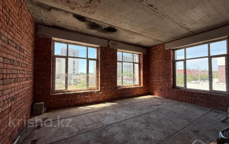 Отдельный дом · 8 комнат · 485 м² · 12.5 сот., Будапешт — Шикарная цена! Отличная локация!!! за 306 млн 〒 в Астане, Есильский р-н — фото 12