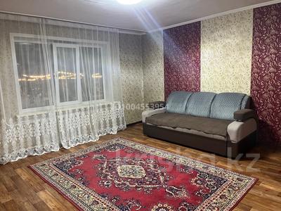2-бөлмелі пәтер · 54 м² · 1/5 қабат, 15 микр 27 — Ауезов алаңының жанында бәріне жақын 180мын + ком усл, бағасы: 160 000 ₸ в Семее