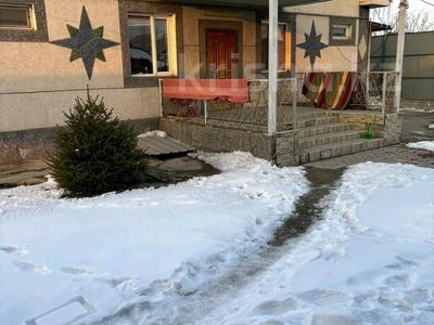 Отдельный дом · 4 комнаты · 170 м² · 8 сот., мкр Альмерек — Карасай батыр за 400 000 〒 в Алматы, Турксибский р-н