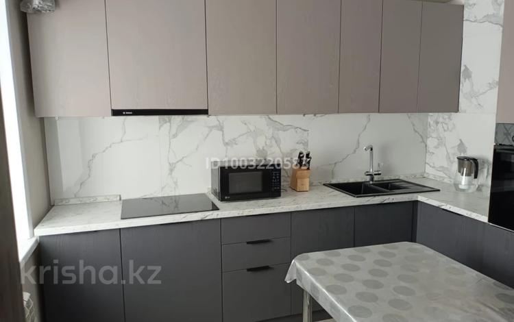 3-комнатная квартира · 59 м² · 1/5 этаж, Майкудук, Мкр Восток-3 9 за 27 млн ₸ в Караганде, Алихана Бокейханова р-н — фото 3