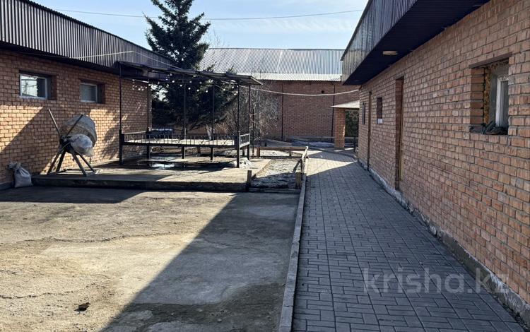 Отдельный дом · 3 комнаты · 120 м² · 8 сот., Восточный правый 5717 за 39 млн ₸ в Семее — фото 2