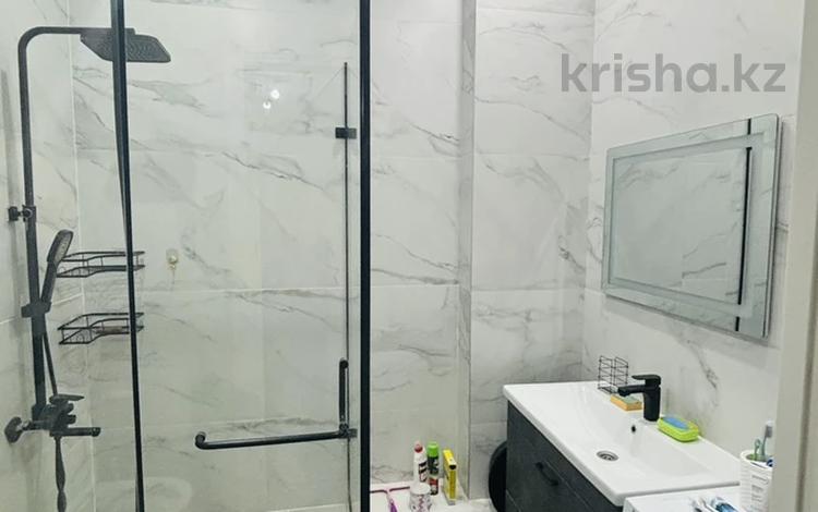 2-комнатная квартира · 61 м² · 4/14 этаж, Санжара Асфендиярова 10 за 250 000 ₸ в Астане, Нура р-н — фото 2