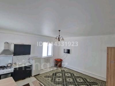 1-комнатная квартира · 36 м², Проезд каспий — Канцева за 100 000 ₸ в Атырау, мкр Ак депо