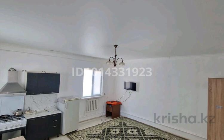 1-бөлмелі пәтер · 36 м², Проезд каспий — Канцева, бағасы: 100 000 ₸ в Атырау, мкр Ак депо — фото 2
