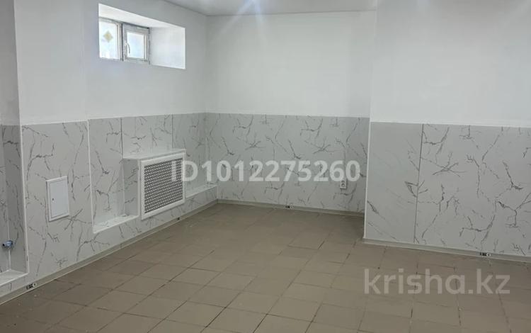 Свободное назначение, магазины и бутики, склады, салоны красоты, медцентры и аптеки, кабинеты и рабочие места, студии · 45 м² за 150 000 ₸ в Астане, Сарайшык р-н — фото 2