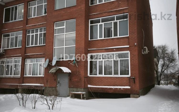 2-бөлмелі пәтер · 57.3 м² · 2/3 қабат, Қалалық аэропорт ш/а., Алтын Арка 19, бағасы: 23 млн ₸ в Караганде, Казыбек би р-н — фото 2