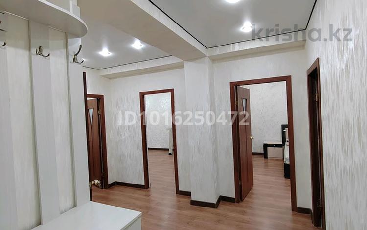 3-комнатная квартира · 83 м² · 2/5 этаж, 17-й мкр 79 за 250 000 ₸ в Актау — фото 2