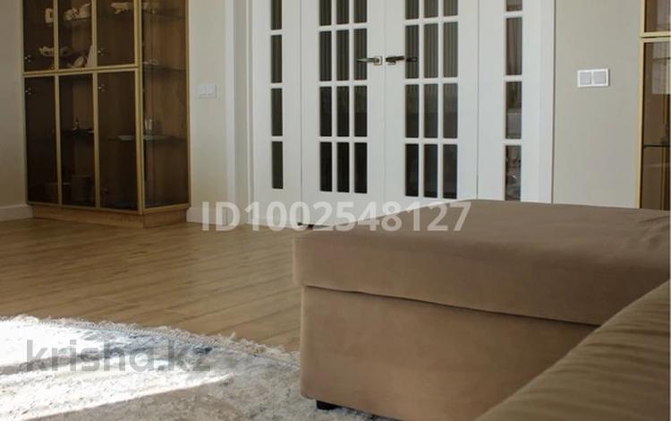 5-комнатная квартира · 163 м² · 4/5 этаж, мкр Сары Арка 28 — Дом нахрдится по Сатпаева. Алматы ГорСтрой за 70 млн ₸ в Атырау — фото 2