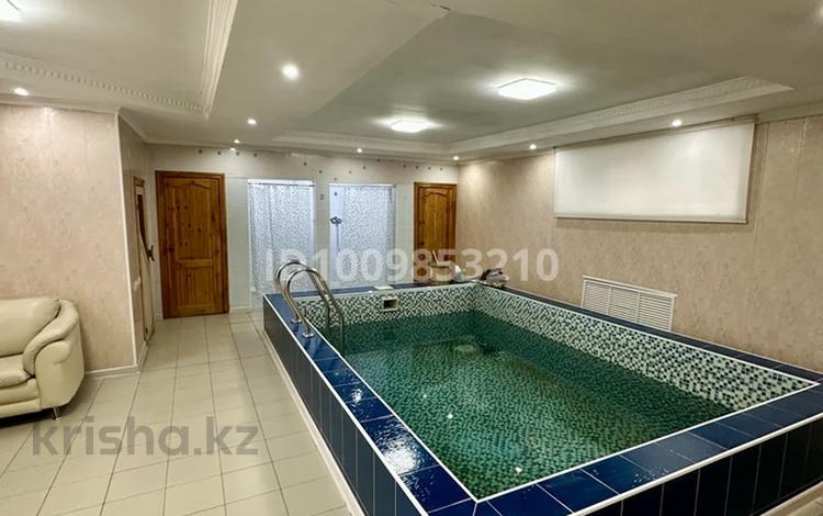 Дача · 2 комнаты · 170.5 м², мкр Геолог, Ануарбек аккулов 65а — Конечная геолог за 600 000 ₸ в Атырау — фото 2