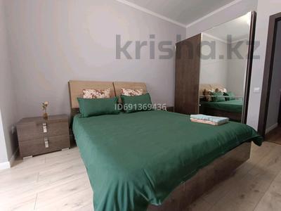 Аренда квартир посуточно в Алматы: 1-комнатная квартира · 60 м² · 1/9 этаж, Северное кольцо 29 — Барахолка за 15 000 〒 1-комнатная квартира · 60 м² · 1/9 этаж, Северное кольцо 29 — Барахолка за 15 000 〒 в Алматы, Жетысуский р-н