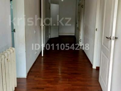 Отдельный дом · 4 комнаты · 120 м² · 10 сот., Сатпаева 32 — Находиться Байтерекский с/о, пос.Койшыбек за 120 000 ₸