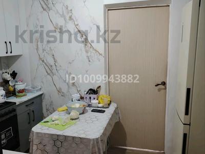 2-комнатная квартира · 40 м² · 5/5 этаж, мкр Каратау 37А. — Торговый центр. ул Рыскулова за 9 млн ₸ в Таразе